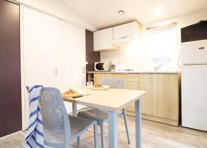 Les Pins D'oléron Camping Grand-Village-Plage